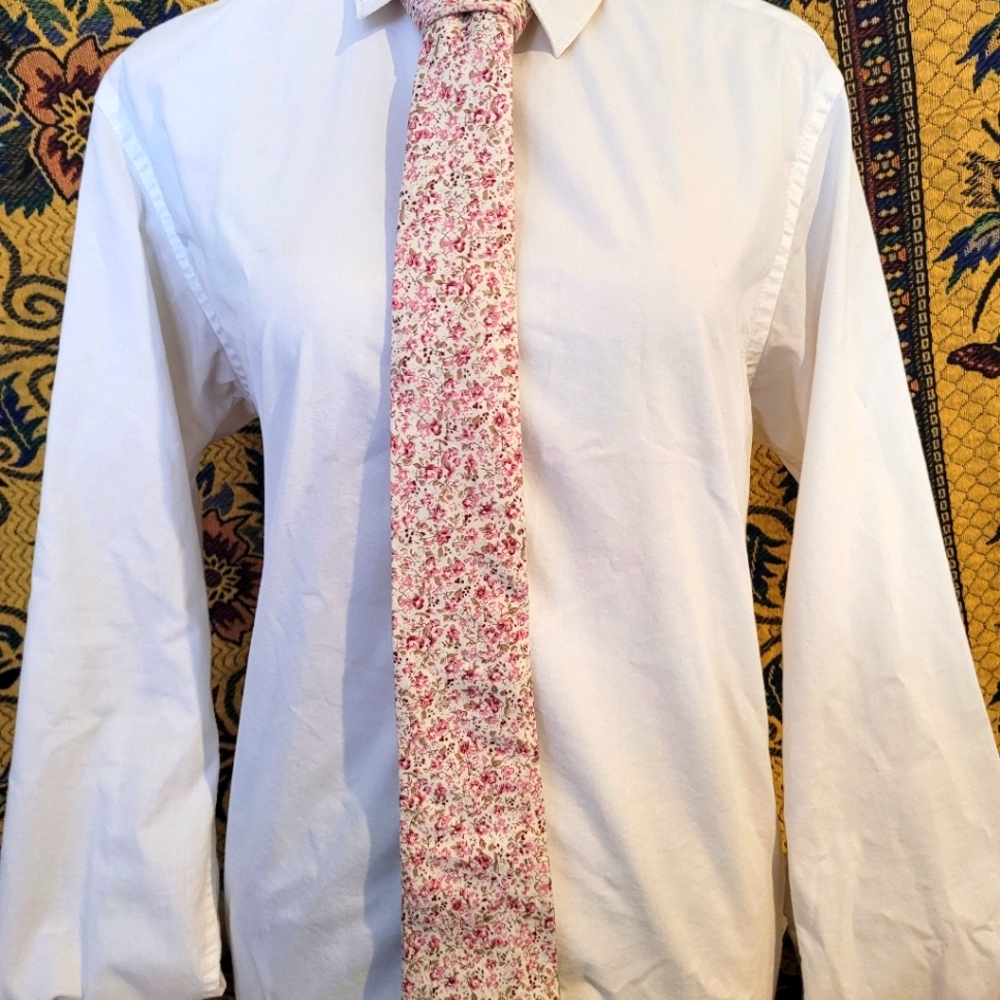 White Floral Tie